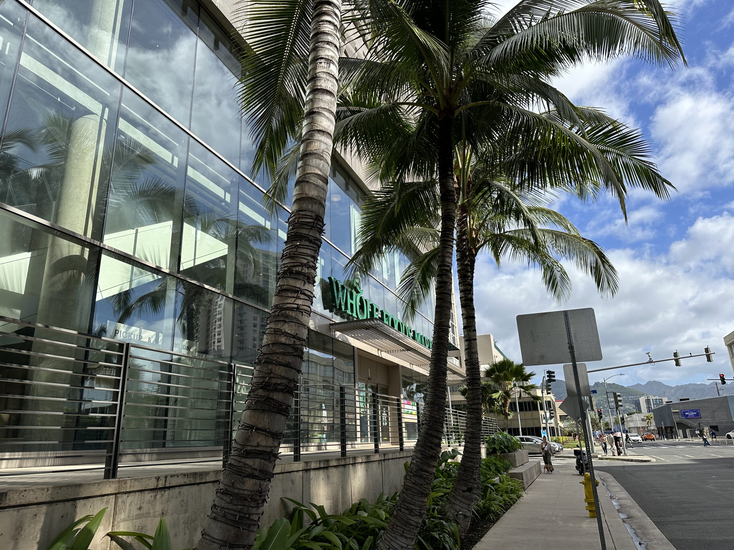 Read more about the article Whole Foods Market in Hawaii and the Waikiki Turtle Trolley Experience!