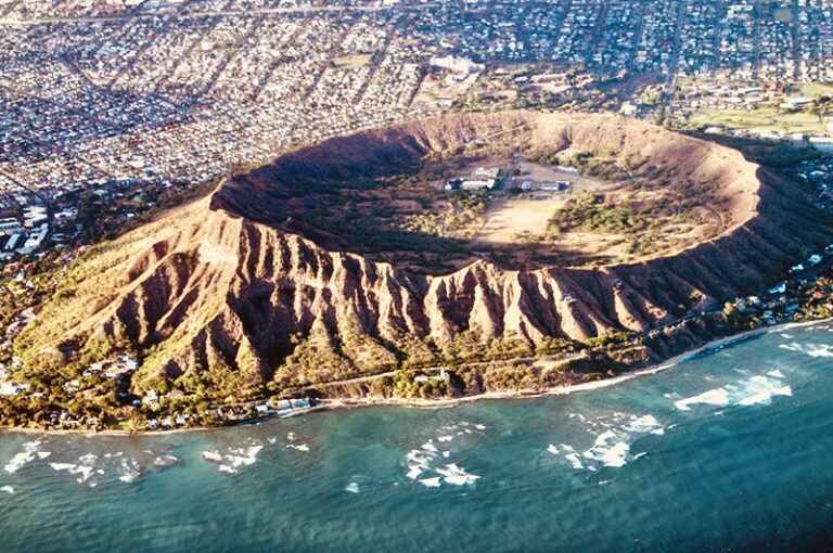 Read more about the article Take the Waikiki Turtle Trolley To Go Hike Diamond Head Crater!